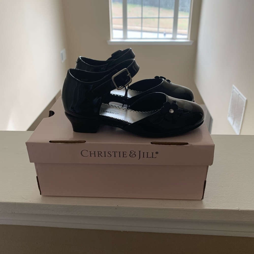 Girls shoes